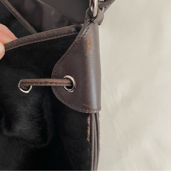 Tod’s Genuine Leather & Animal Hair Drawstring Shoulder Bag Brown - Picture 11 of 16